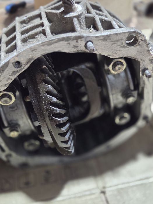 Редуктор переднего моста на ниву