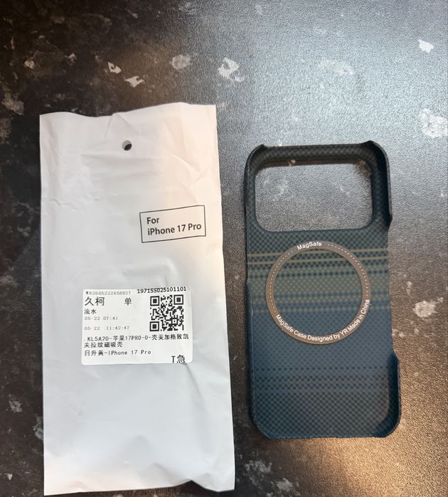 Vand husa pentru iphone 17 pro