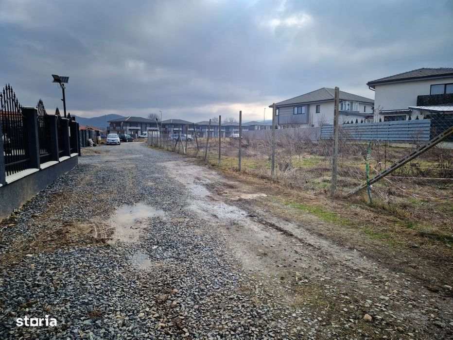 Teren intravilan Floresti - 2500 mp situat intre case noi