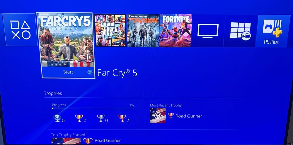 Продавам PlayStation4 Slim + 11 игри