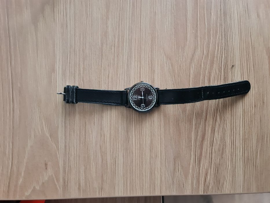 Дамски ръчен часовник Q&Q