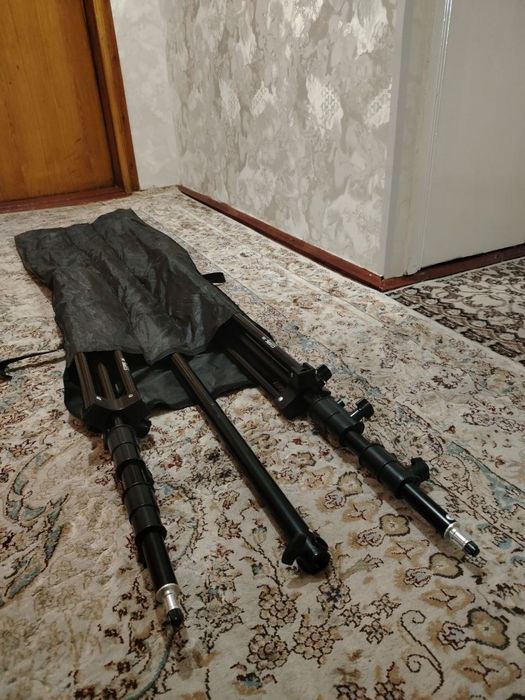 Yashil fon sotiladi. O'lchami bo'yi 6 metr, bo'yi 3metr