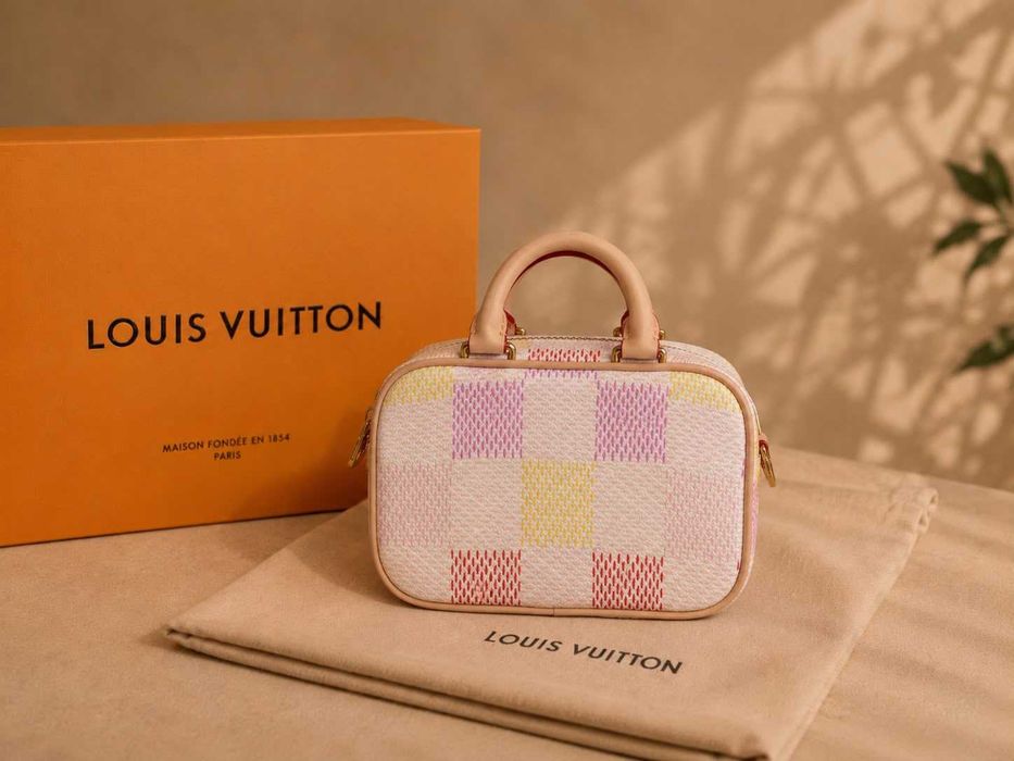 Geantă Louis Vuitton Roz