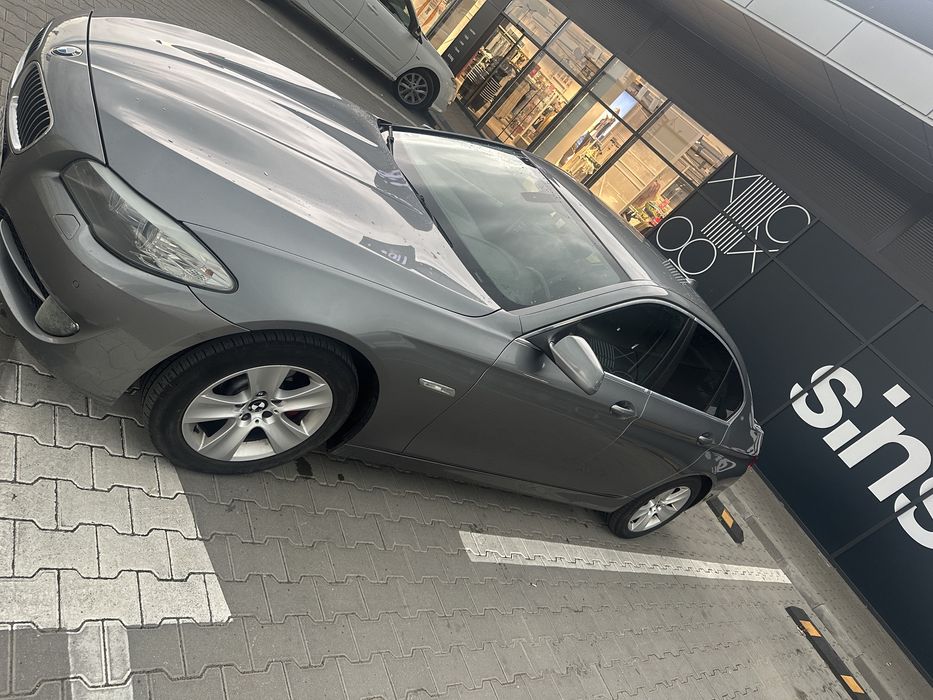 Vand bmw f10 automata,  navi mare , 4 mii bagati acum 5 luni in ea