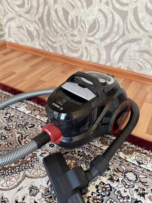 Пылесос Bosch BGS2UPWER3