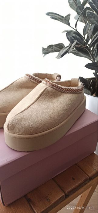 Женские тапочки