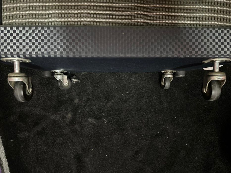 басовый комбик ampeq  rocket bass