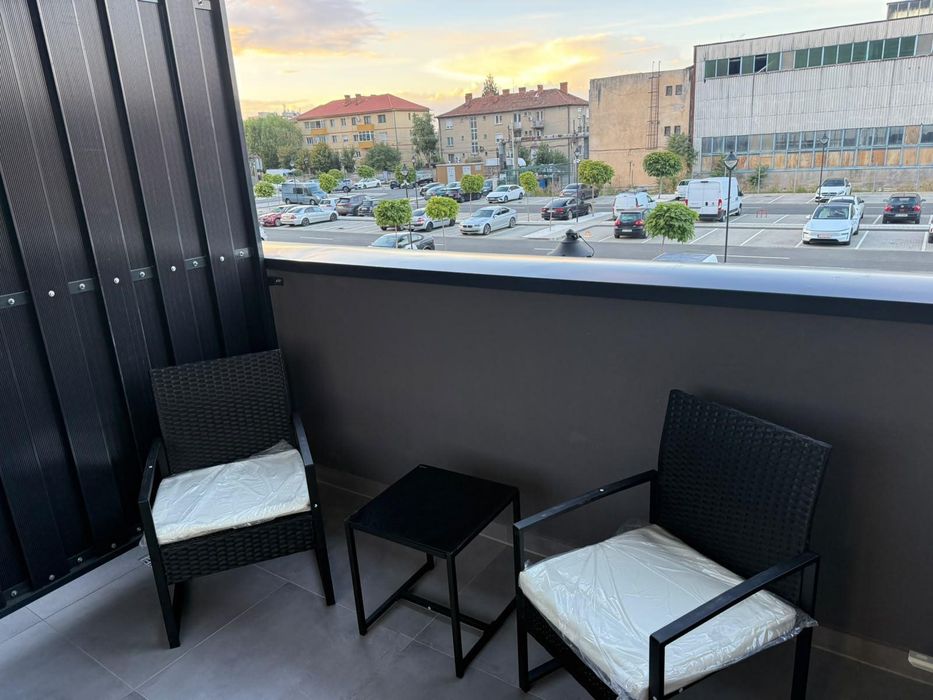 Închiriez apartment in Adora Park prima chirie