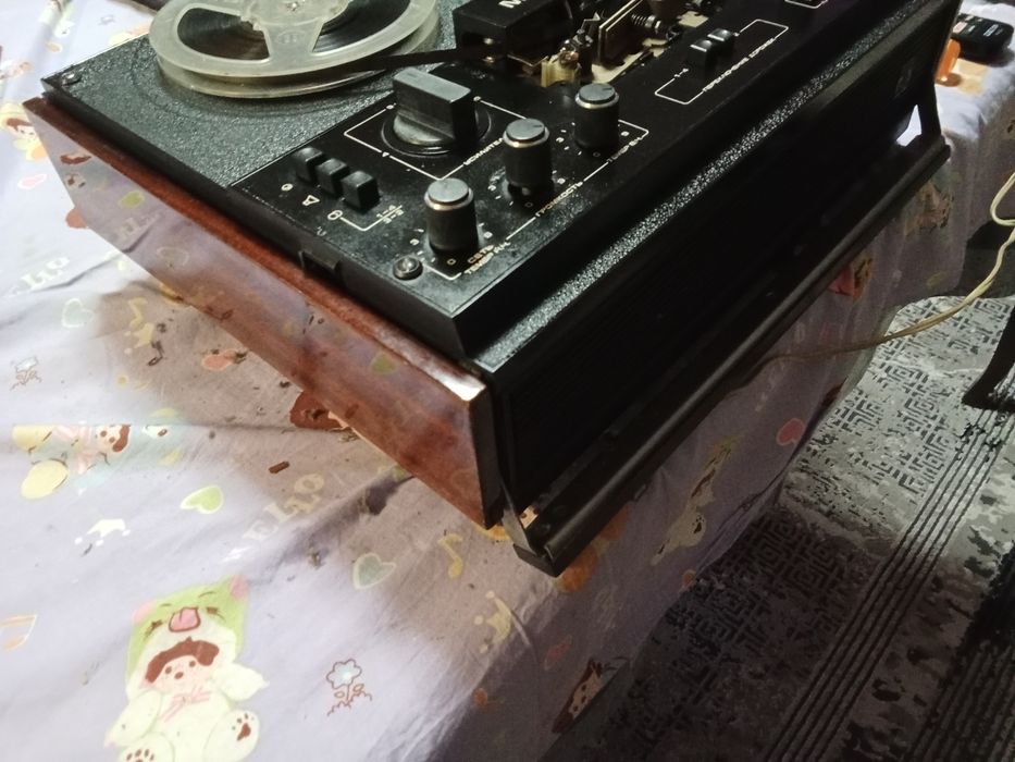Катушечный магнитофон Сатурн. Маяк..