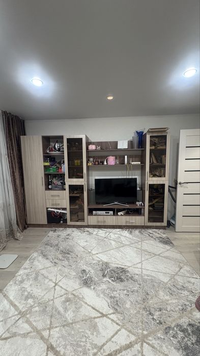 Продается стенка в гостинную