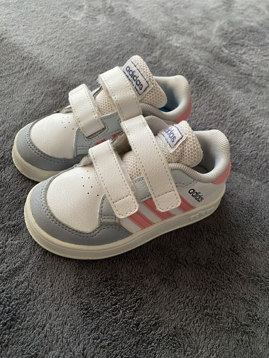 Маратонки Adidas 23н.