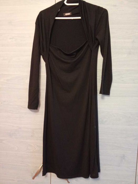 Vand 3 rochite negre potrivite pentru marimea M - 15 LEI/bucata