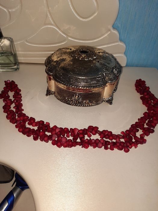 Продам бусы натуральный коралл.