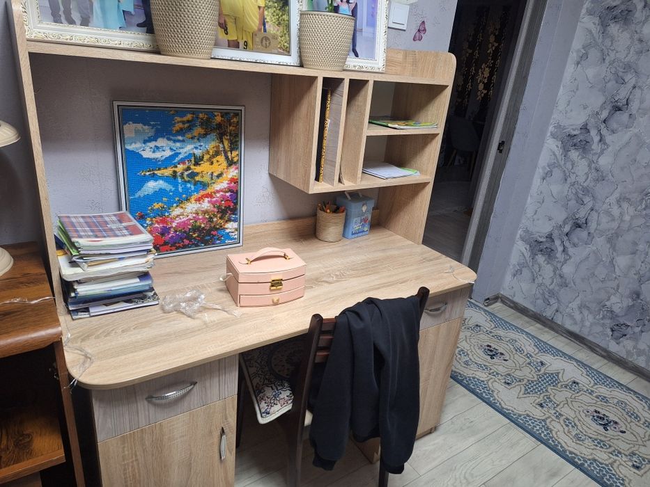 Стол для учёбы .