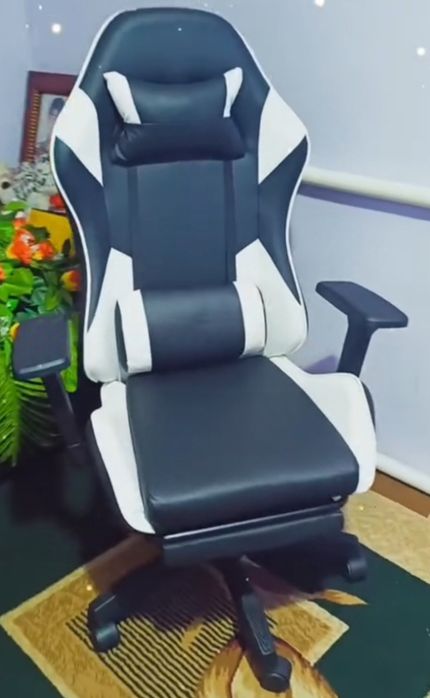 Gaming kreslo / Oʻyin stuli