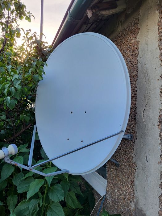 Спутниковая тарелка