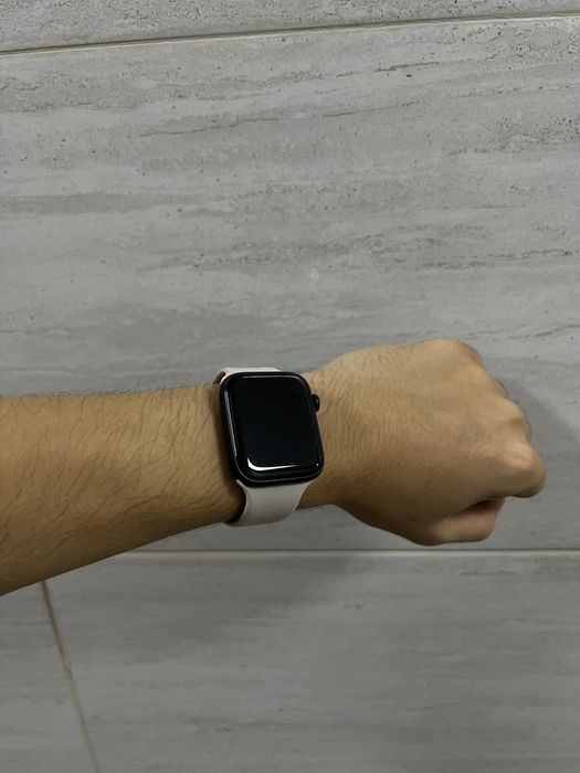 Apple Watch SE gen 2 44 mm