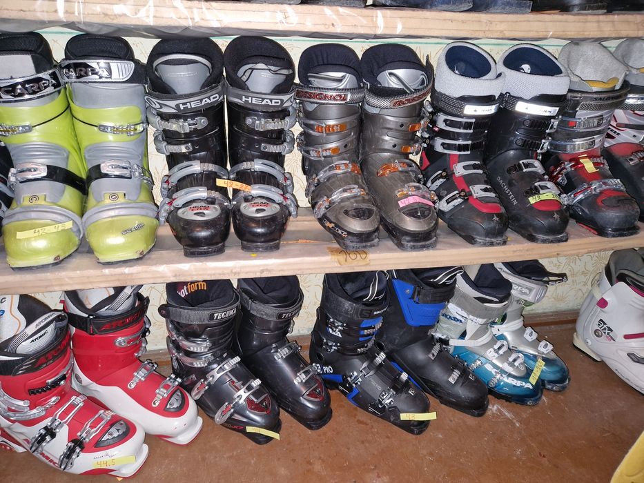 Ски и обувки за тях