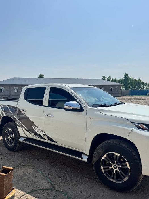 Mitsubish L200 пикап