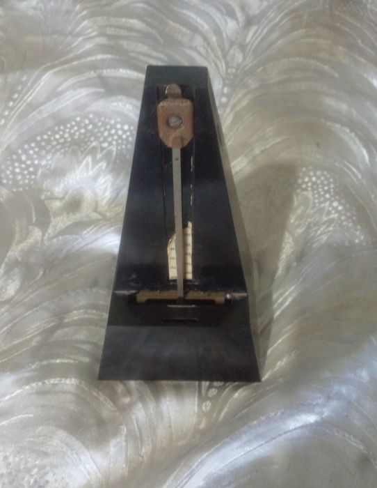 Продается Метроном б/у