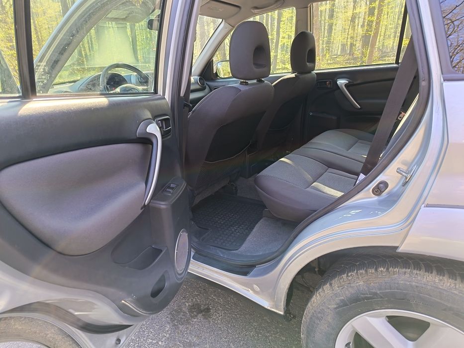 Toyota RAV4 2.0 diesel 116 cp