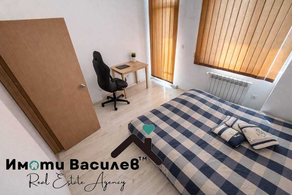 Продава се Тристаен апартамент в София, Център - 111 кв.м за 1006 €/кв.м - Снимка #4