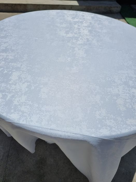 Fete de mase rotunde pentru evenimente