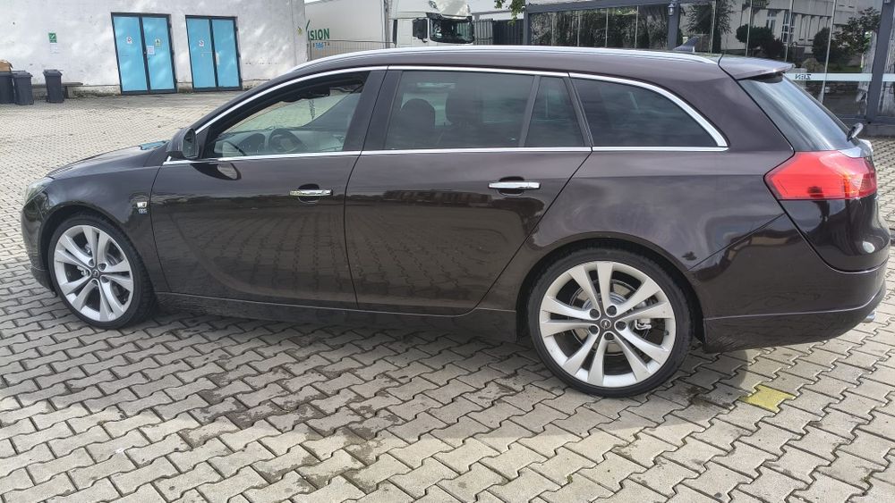 Vând Opel Insignia Sports Tourer OPC biturbo