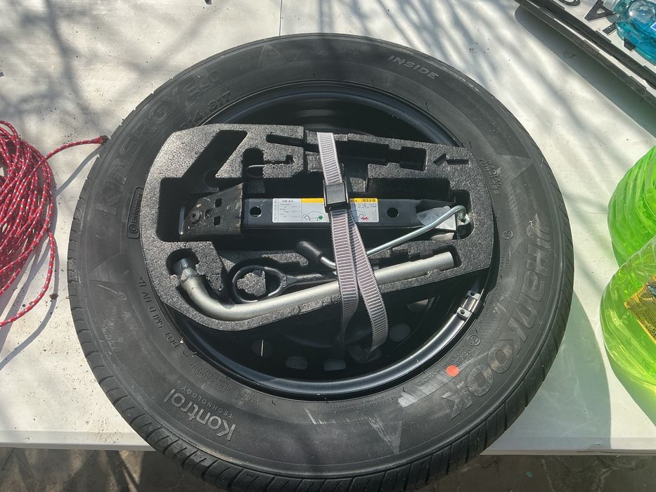 Vand geanta cu cauciuc Hankook 165/70R14 81T, coarba si cric