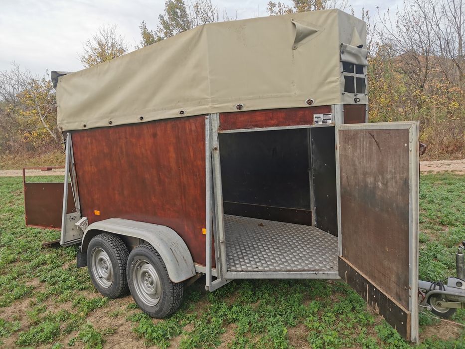 Remorcă transport animale 2000kg înmatriculată