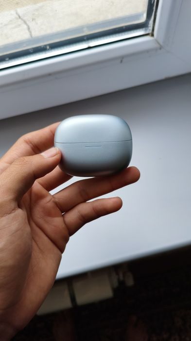 Продам наушники Redmi buds 8 pro
