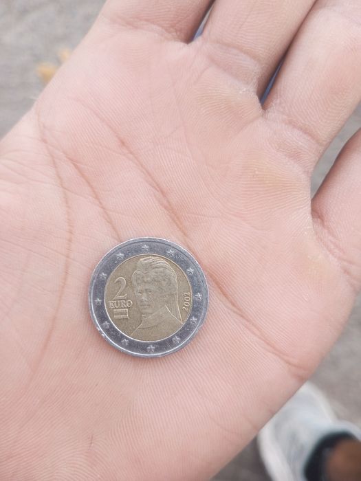 Tanga 2 euro sotiladi 100 000 soʻm