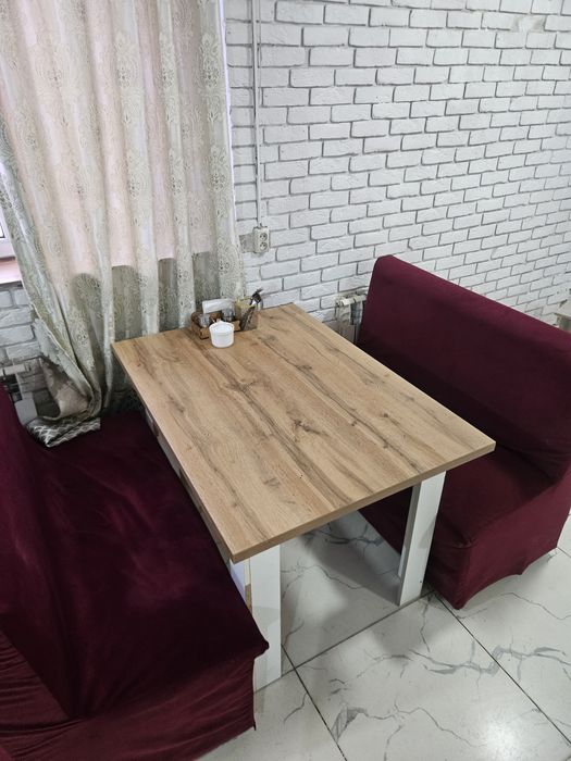 Продаю столы и диваны