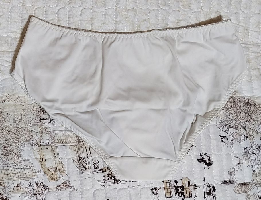 Продаю комплект женского белья MILANNI