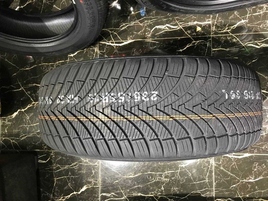 Kumho Solus 4S HA32 235/55/19 105W