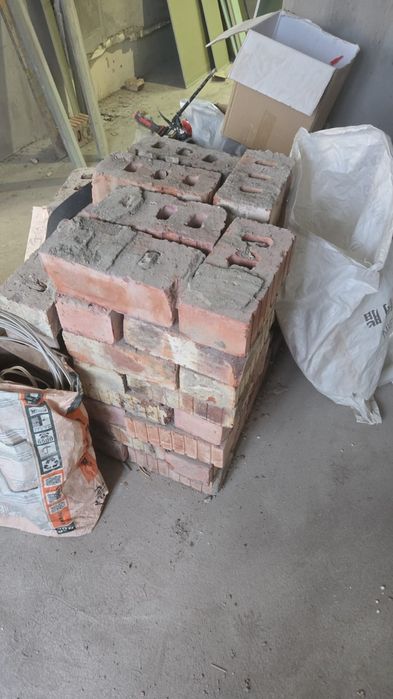 Отдам кирпич 100 шт