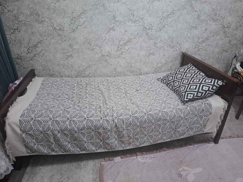 Divan bir kishilik