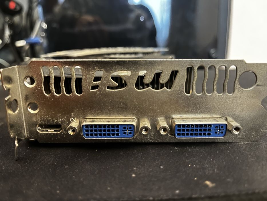 Vând placa video NVDIA