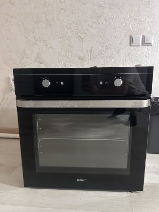 Продам духовку beko все работает