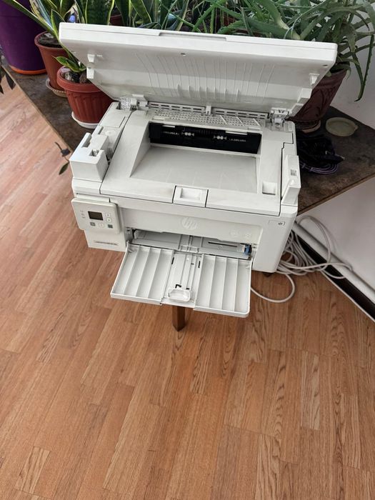 Продам,б/у МФУ НР М130а