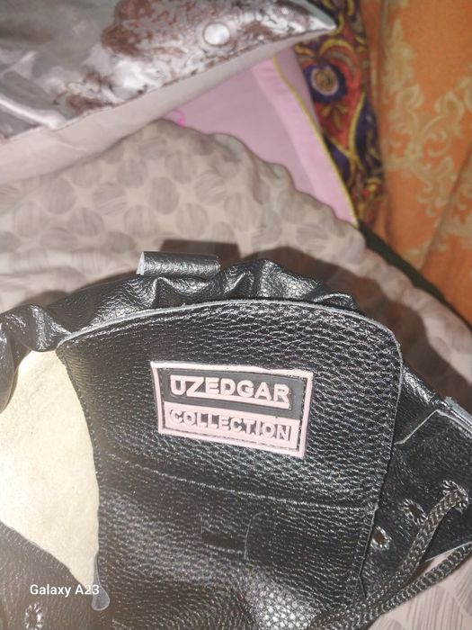 Ботинки продаю новый