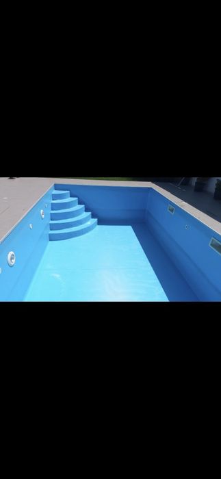 Servicii Profesionale Piscine: Construcție, Mentenanță și Montaj Liner