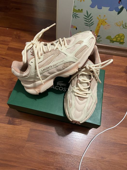 Adidasi femeie, Lacoste, impecabili