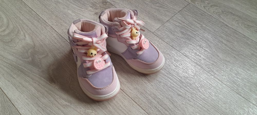 Продам детские ботинки демисезон