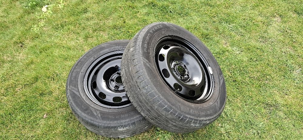 Vând anvelope de vara pe jenti 195 /65 /R15 in stare foarte buna.DOT 2
