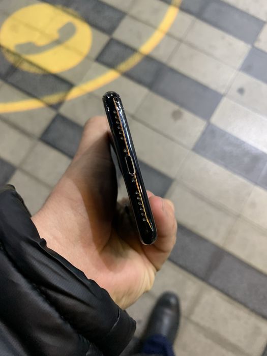 Iphoen X juda arjon bunaqa narxga topa olmaysiz pul zarilligi uchun