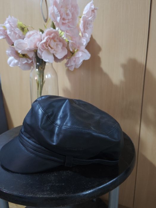 Șapcă imitație de piele