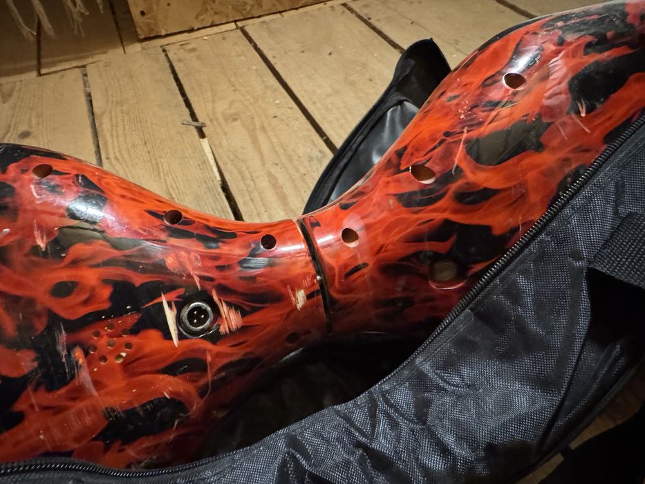 Vand hoverboard  cu bluetooth husa si incarcator urgent