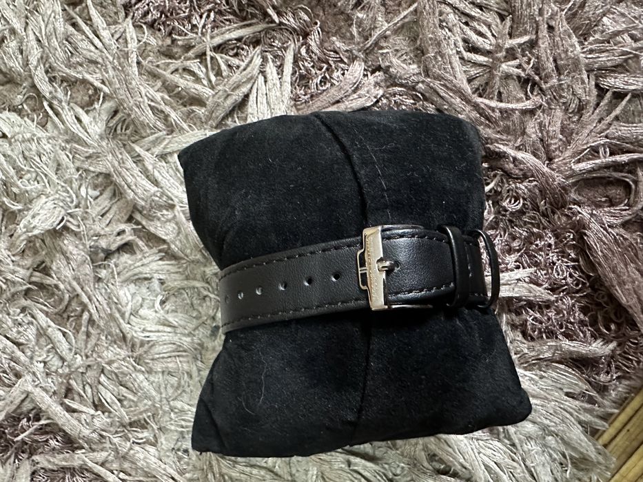 Часы кварцевые JACQUES LEMANS сталь