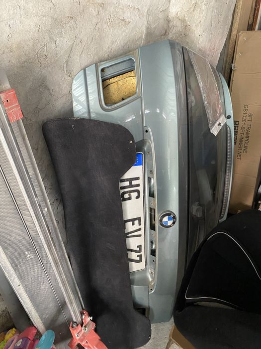 Части от бмв е46  и е61  ССС навигания заден капак уплътнения фарове